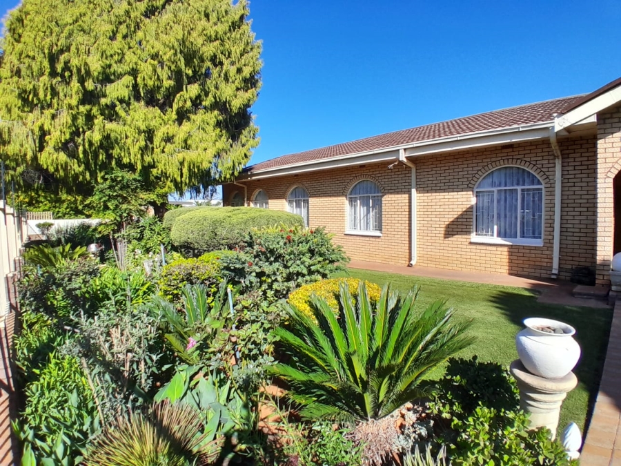 4 Bedroom Property for Sale in Kuruman Northern Cape